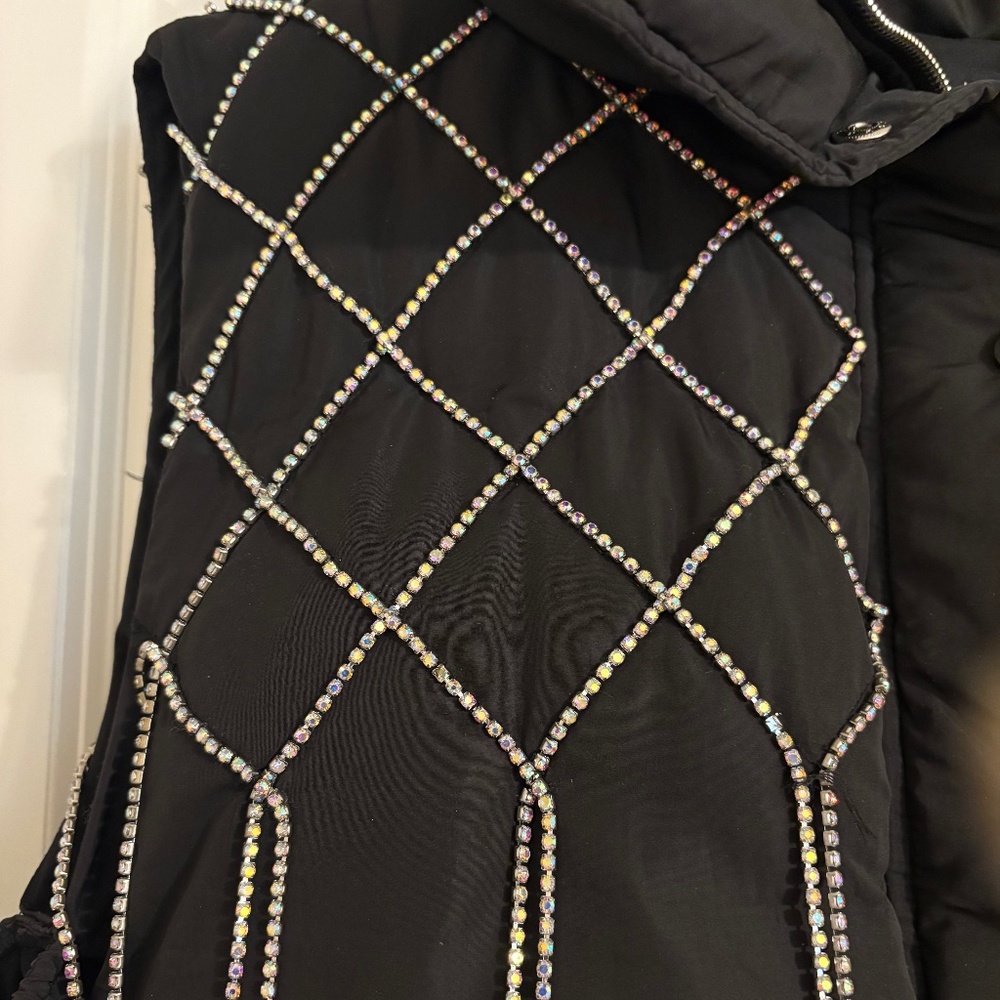 AKIRA Black Cold-Shoulder Puffer Coat With Iridescent Rhinestones Size M - Picture 9 of 16